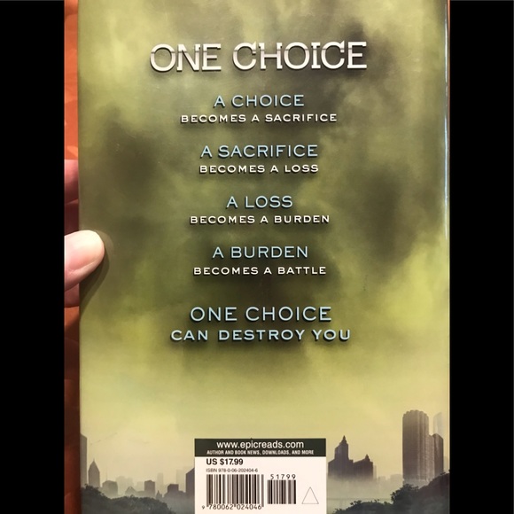 Like new. Hardback Book. “Insurgent” by Veronica Roth. Author of Divergent. - Picture 2 of 4